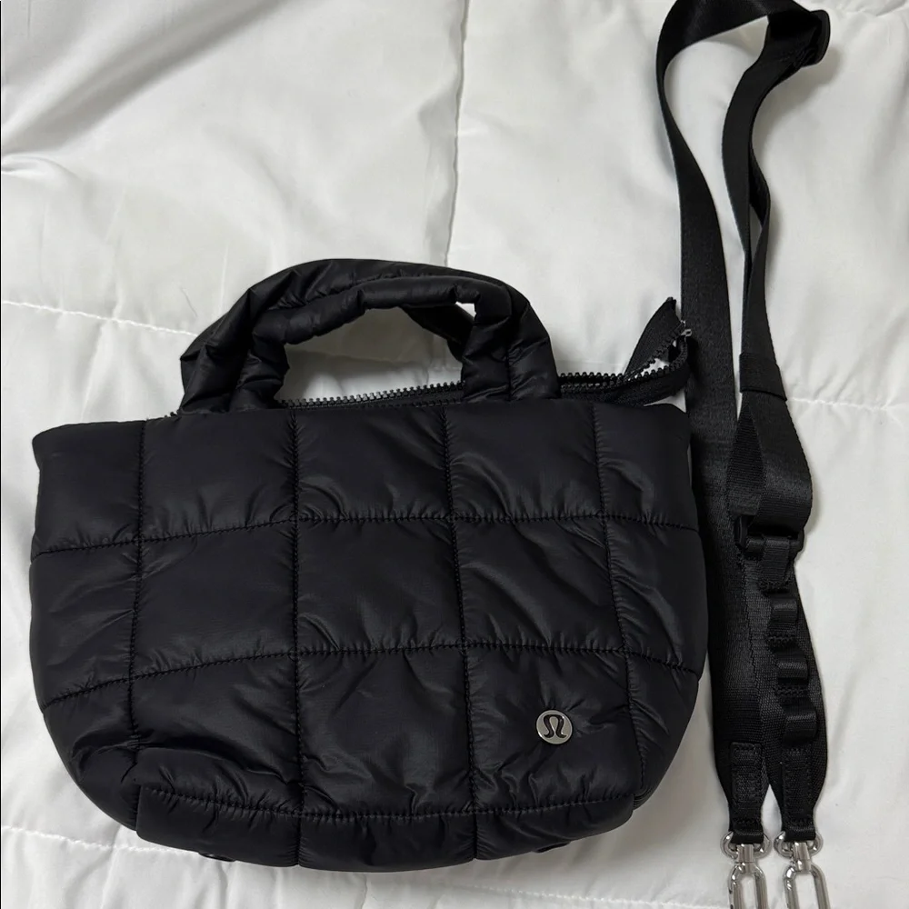 lululemon athletica Black Quilted Crossbody Bag - Picture 1 of 5